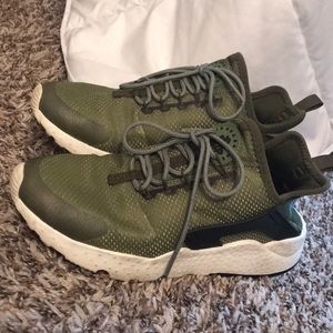 Green Nike Air Hurache